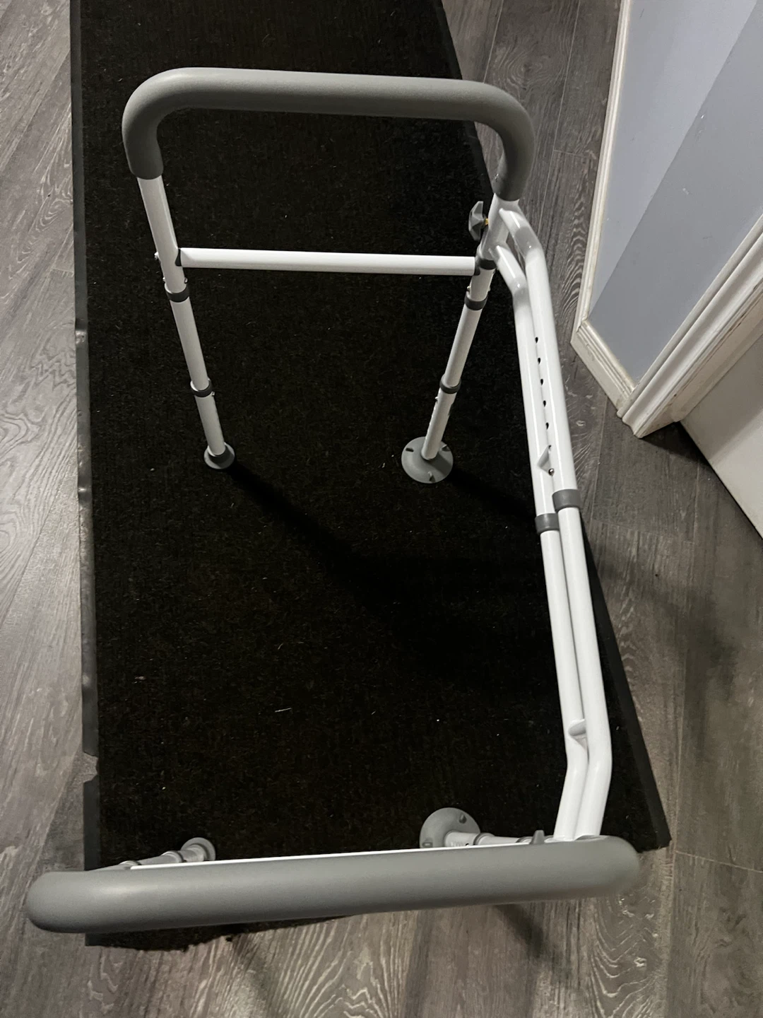 Toilet safety rails - photo 3