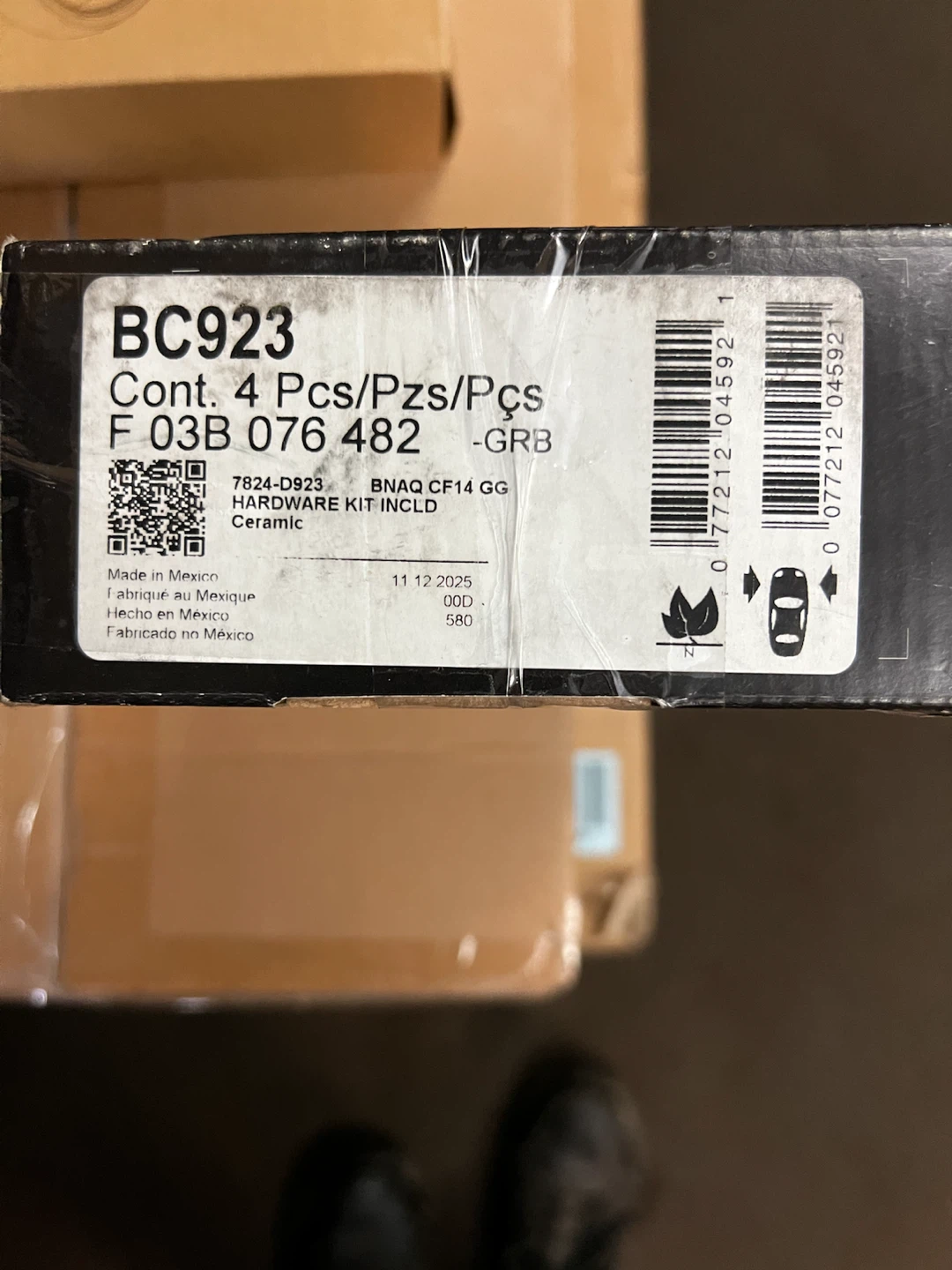 03-08 Toyota Corolla brake pads - photo 3