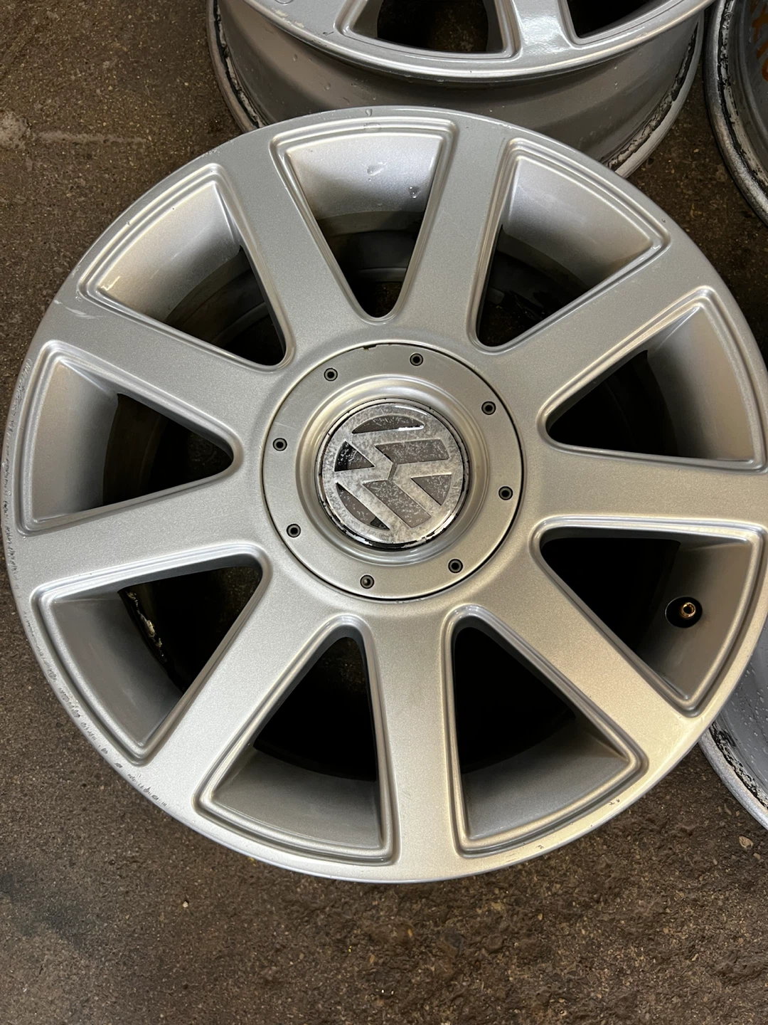 16” Volkswagen wheels - photo 2