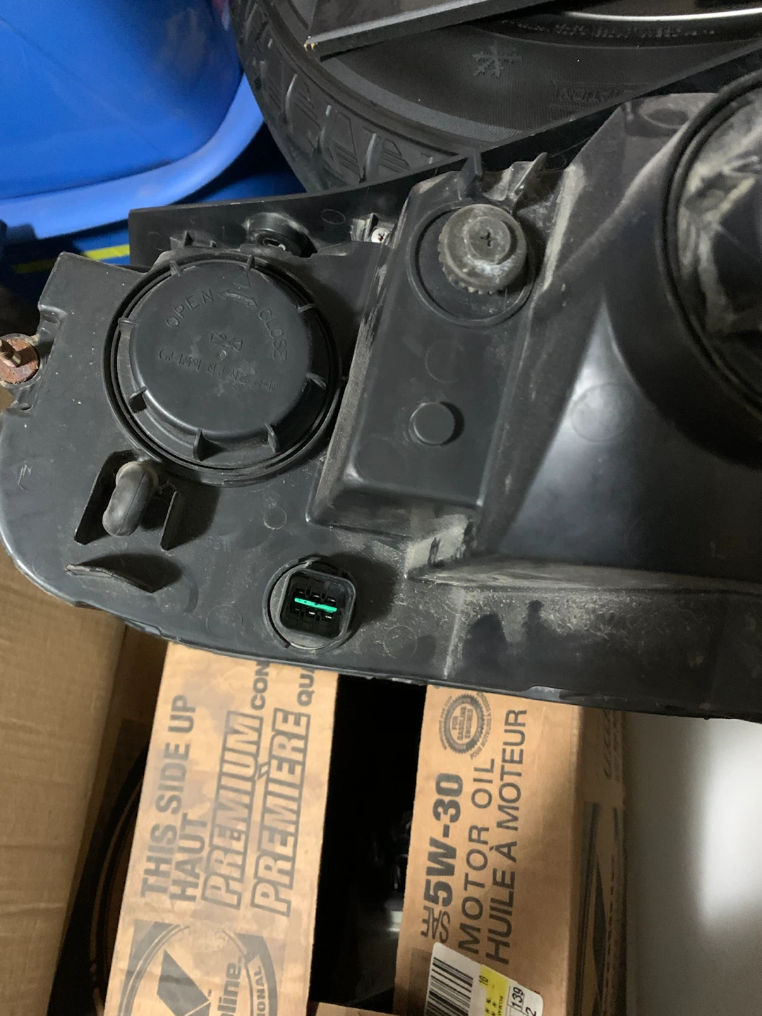 Hyundai Santa Fe right headlight - photo 3