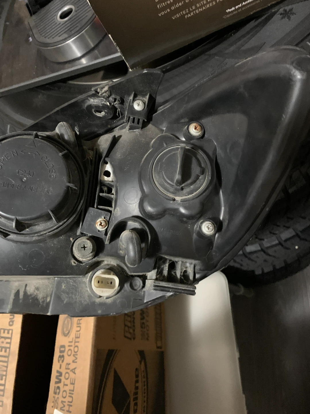 Hyundai Santa Fe right headlight - photo 4