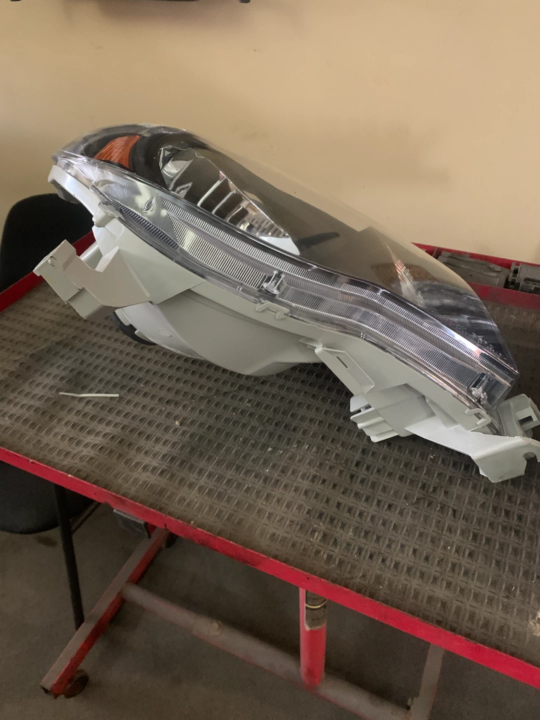 Toyota Tacoma right headlight - photo 4