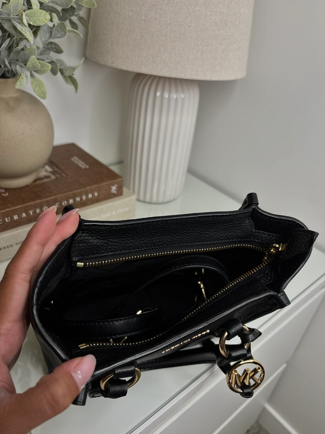 Michael Kors – Black Pebbled Leather | Like New - photo 3