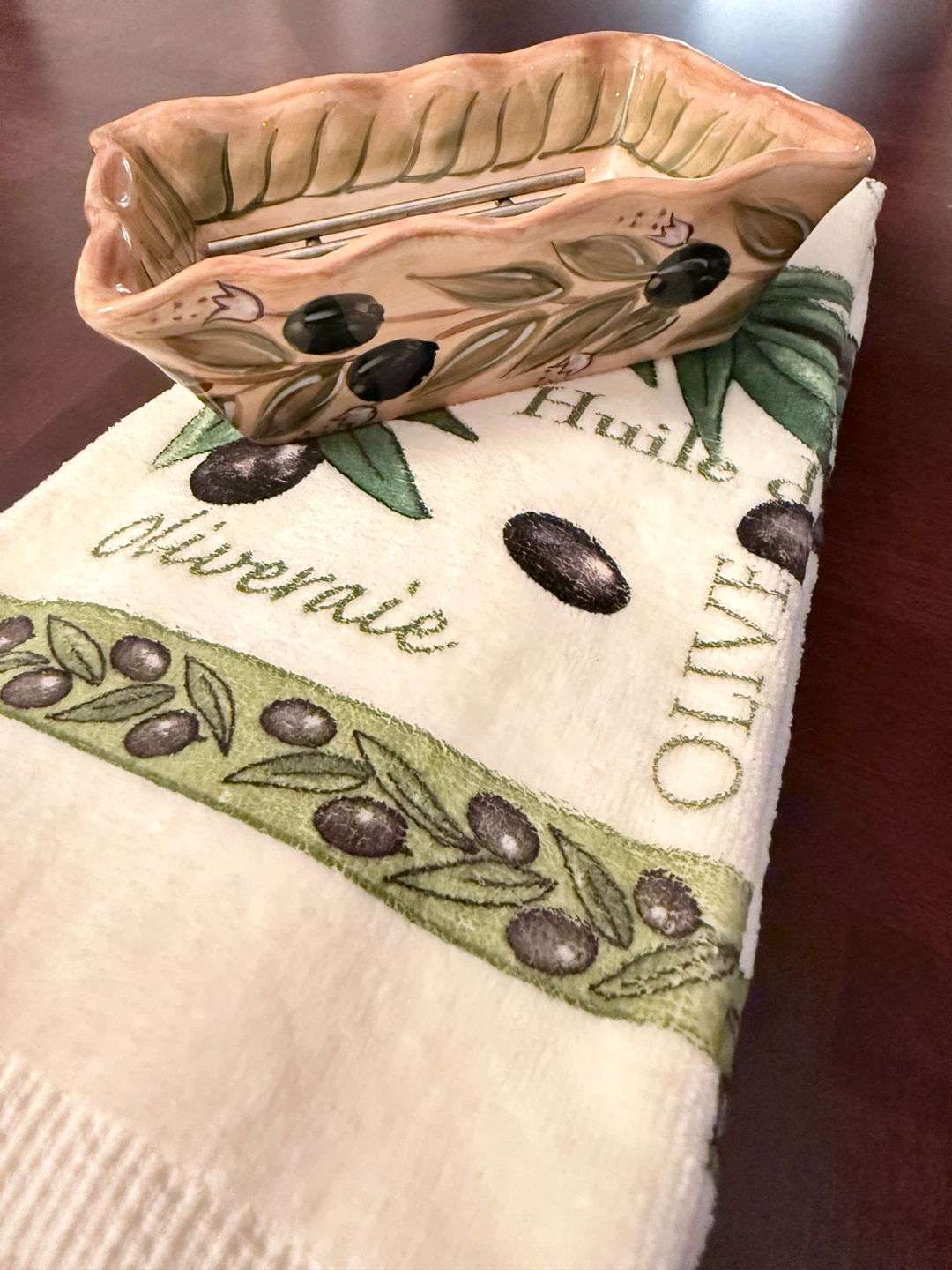Provincial Olive Collection Dish with Rack