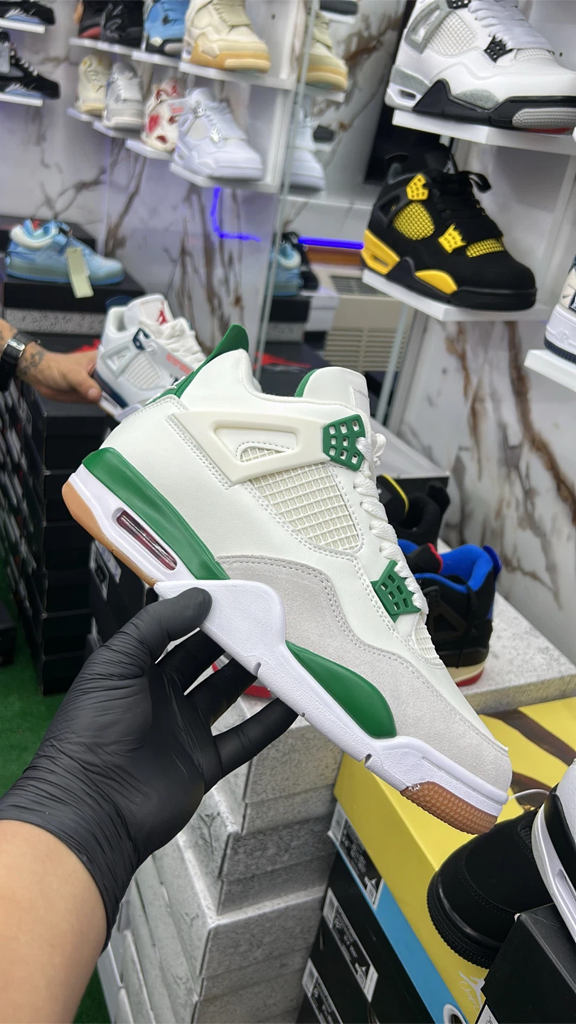 Air Jordan 4 Retro Sneakers - photo 3