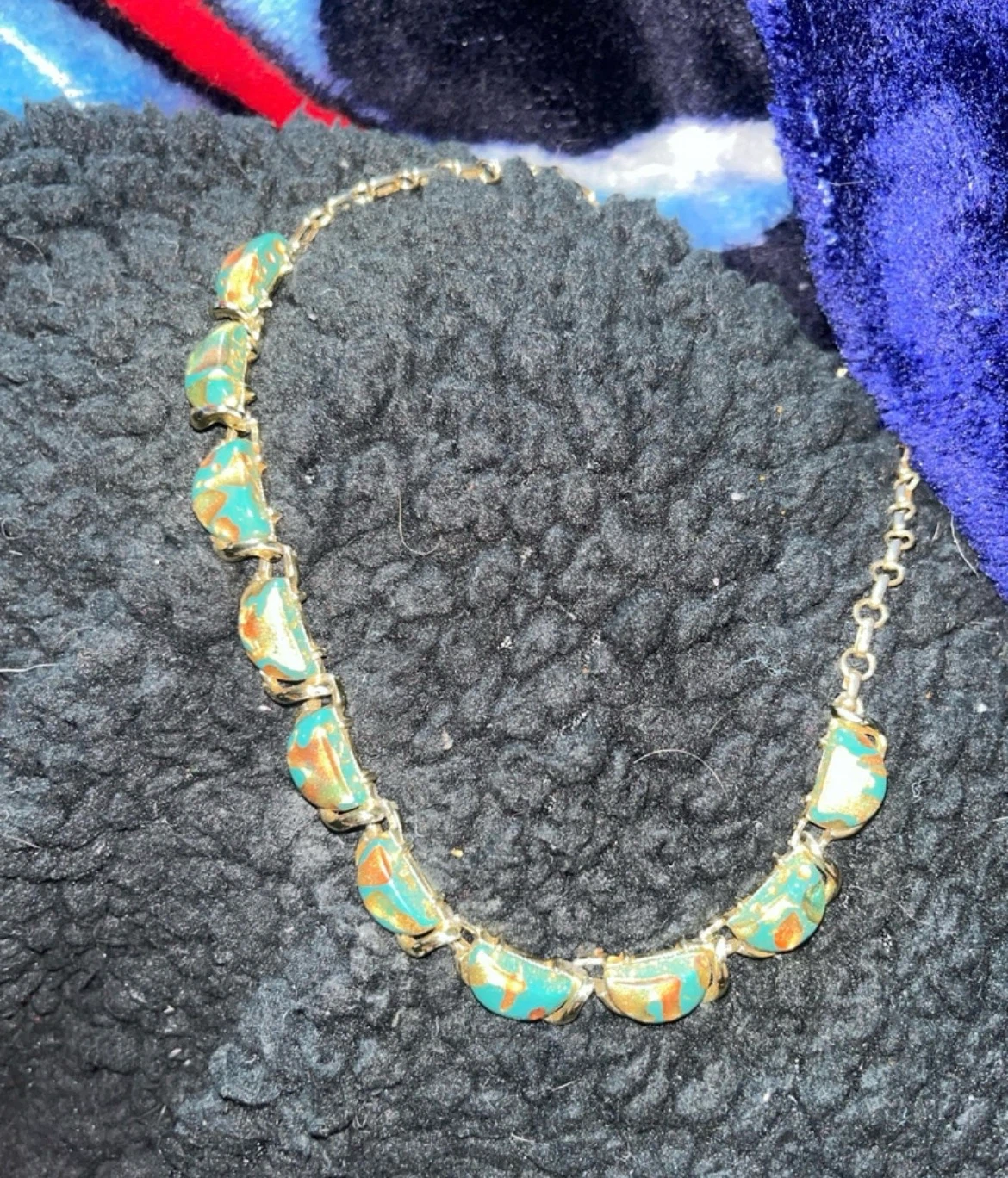 Turquoise & Gold tone necklace