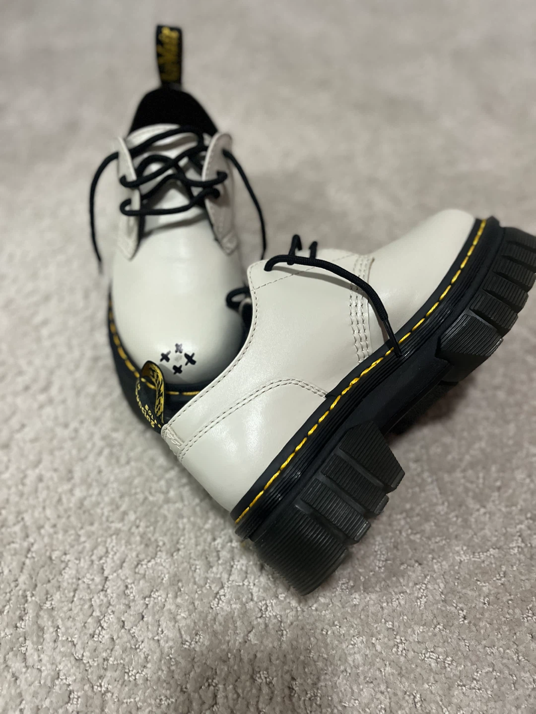 “Kick rocks” ft. Dr. Martens (size 6 in women) - photo 2