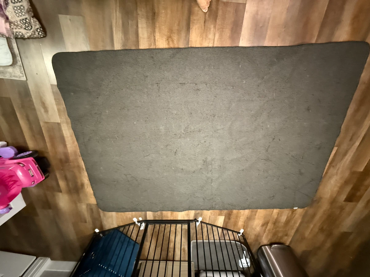 Leaf Print Area Rug - photo 4