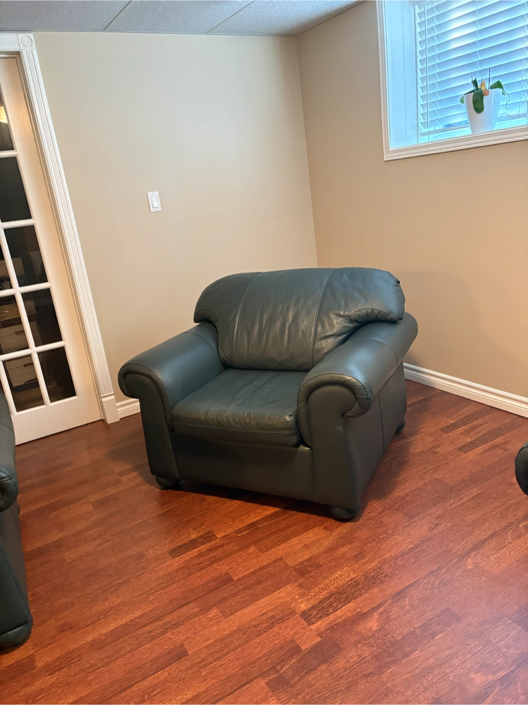 Dark Green Leather Sofa, Loveseat and Armchair Set - photo 2