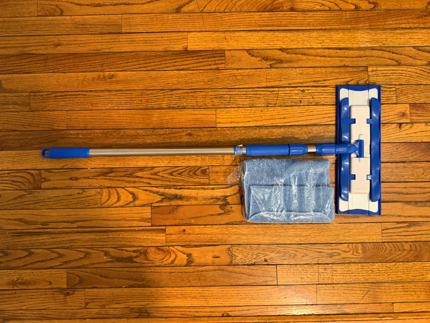 Microfiber Mop with Extendable Handle 1 new pad