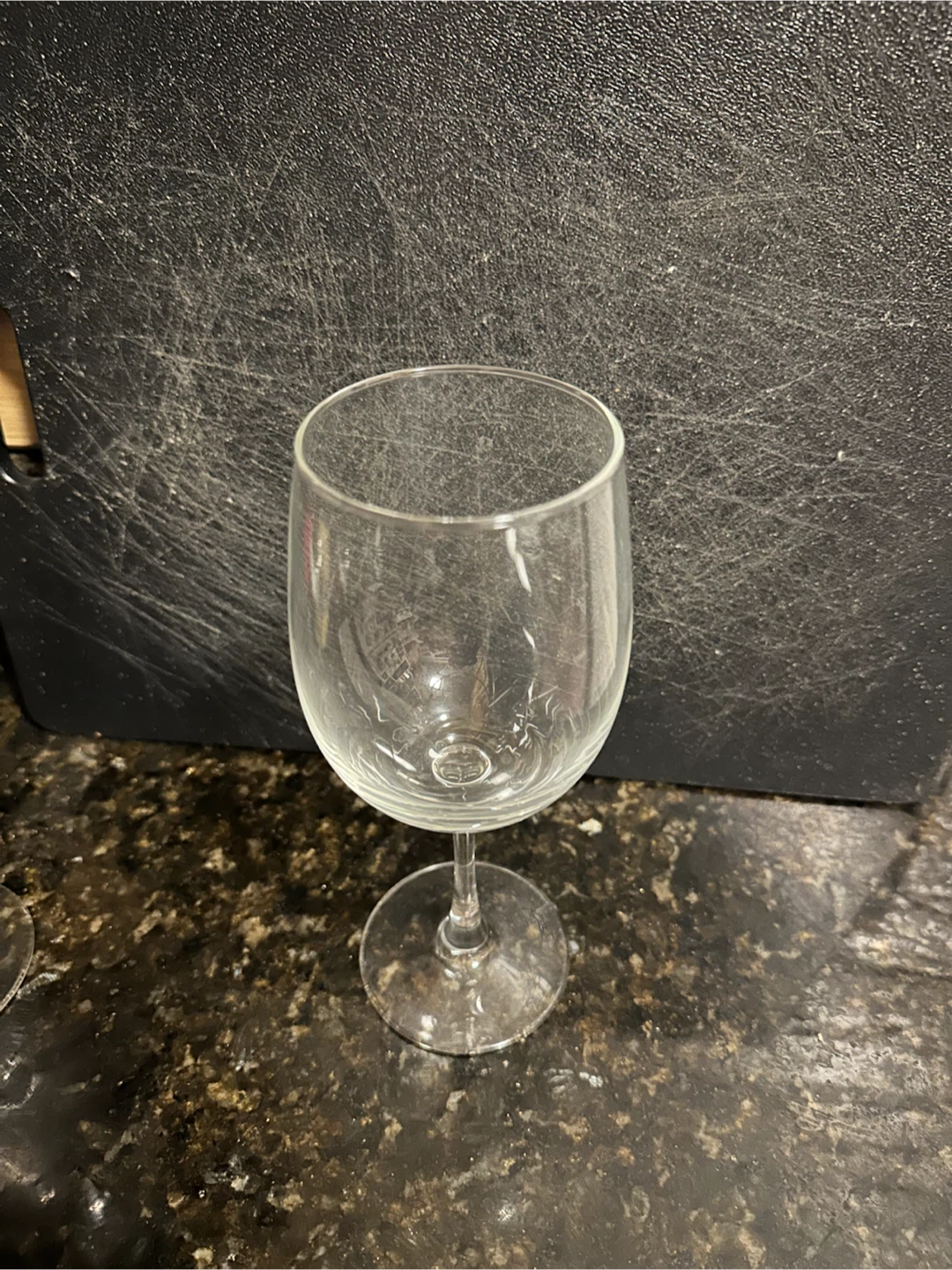 Set of 4 Clear Glass Wine Glasses - photo 2