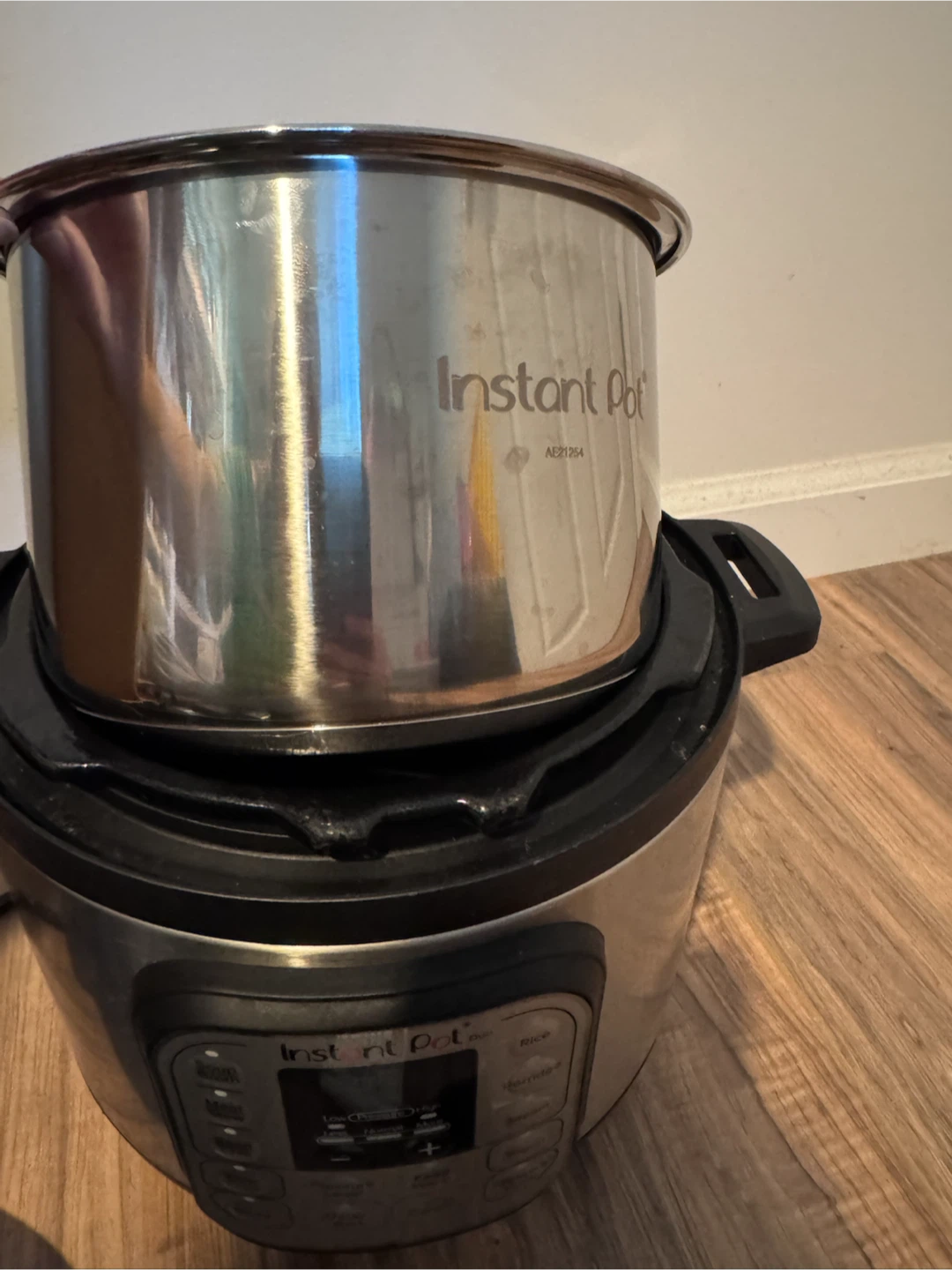 Instant Pot Duo 6-in-1 Electric Pressure Cooker - photo 2