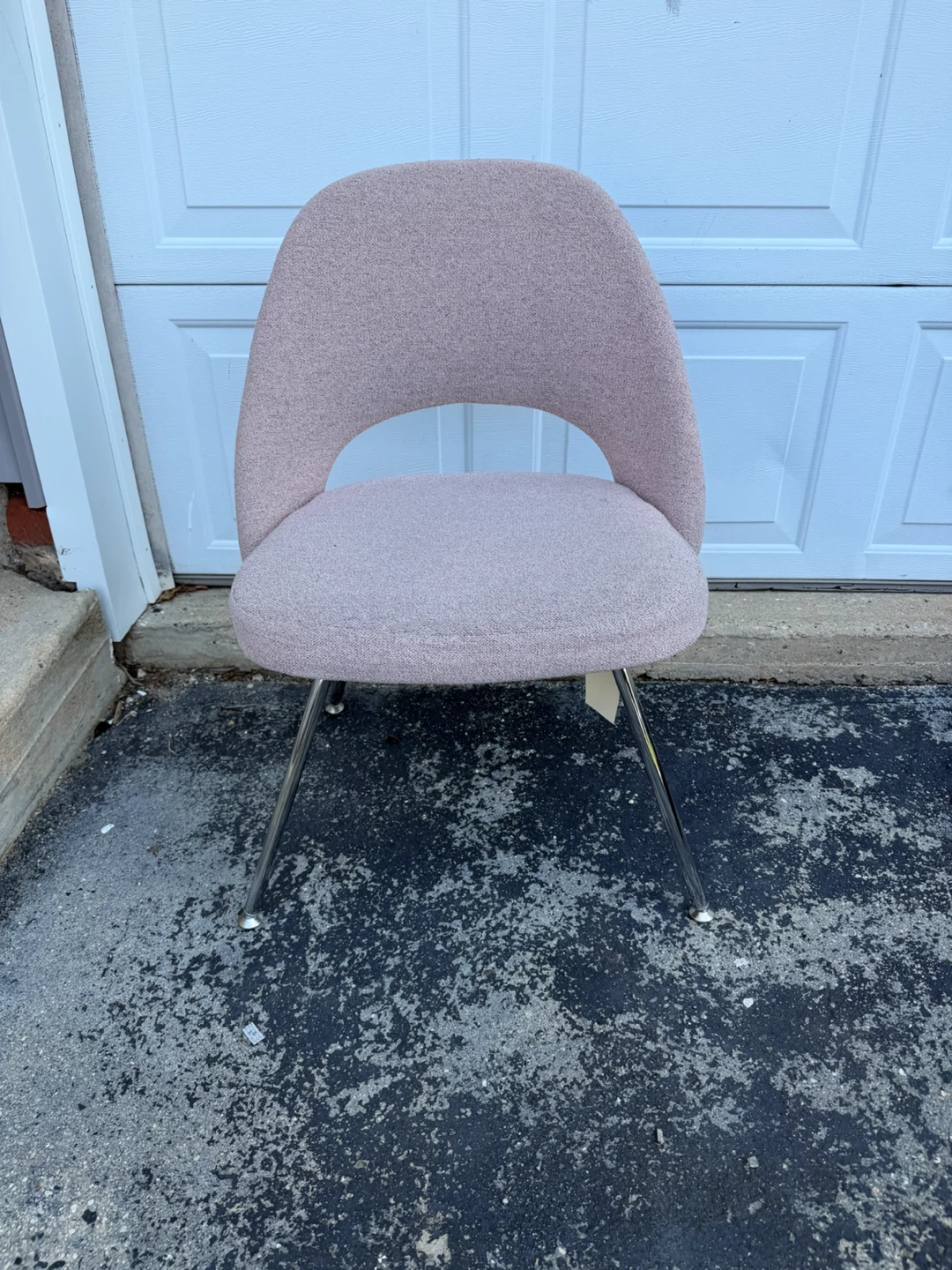 Knoll Saarinen style dining chairs