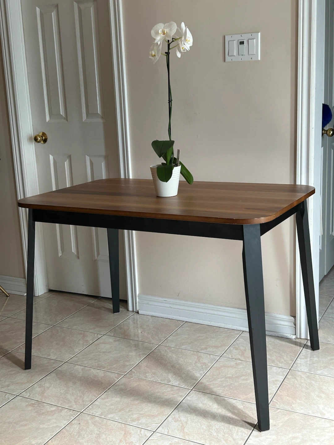 Rectangular Dining Table with Black Legs