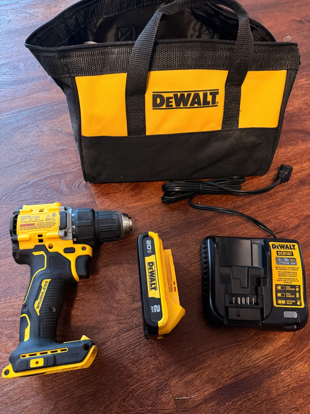 DeWalt DCD794 Brushless Cordless Drill with Battery and Charger