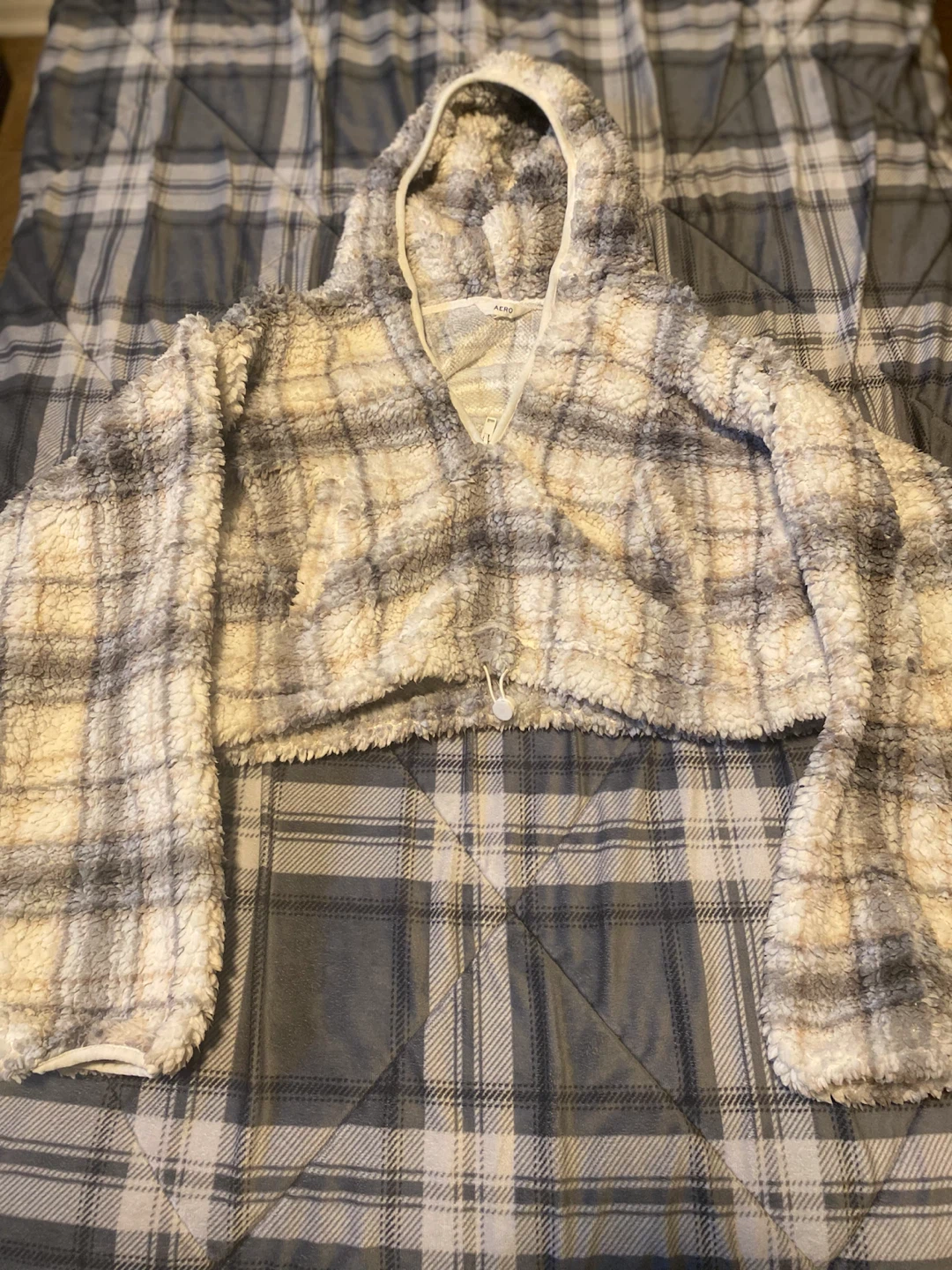 Aero Plaid Fleece Cropped Hoodie Size Medium