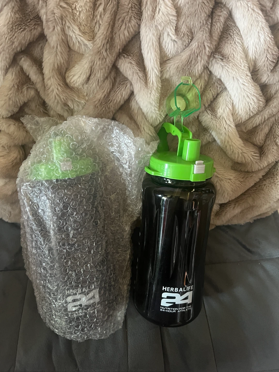 herbalife water bottles