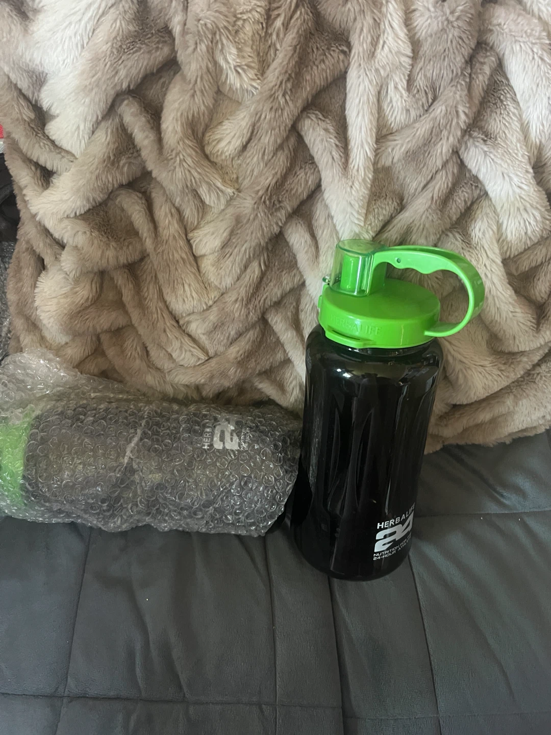 herbalife water bottles - photo 2