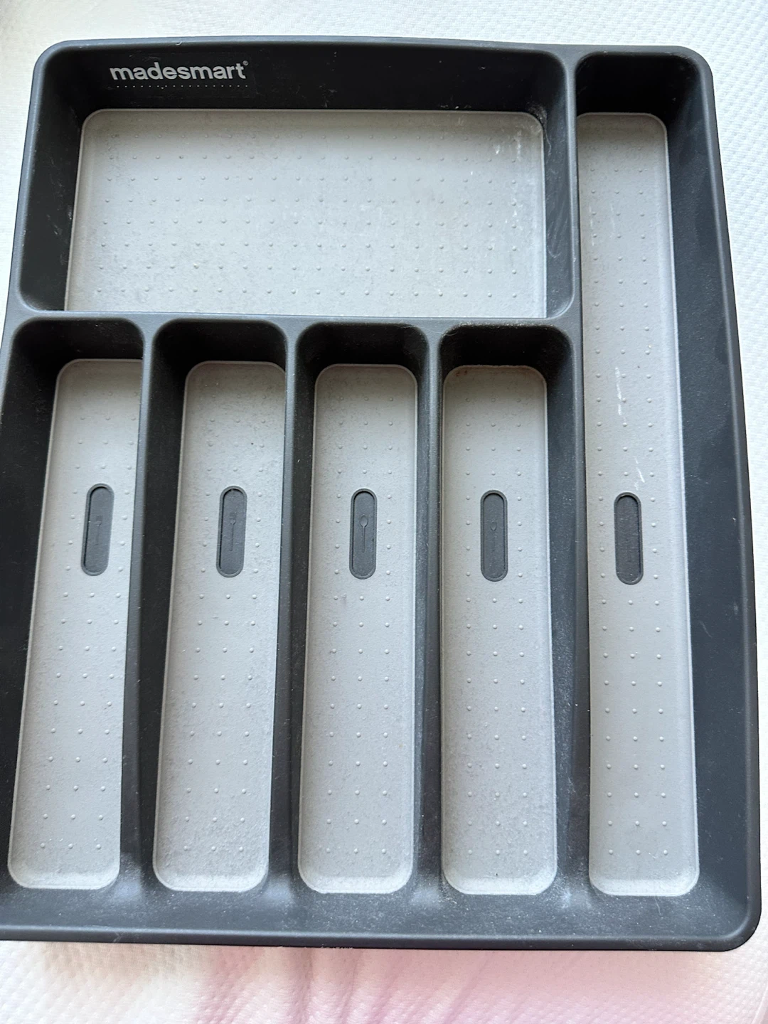 Cutlery organizer