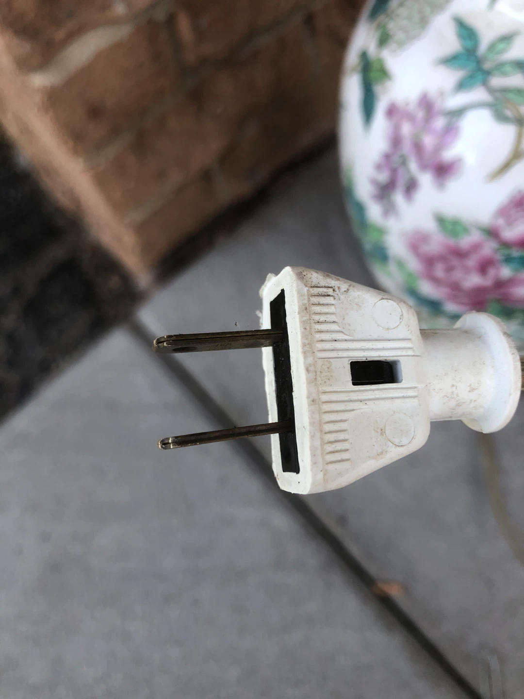 Vintage Porcelain Table Lamp with Floral Design - photo 4