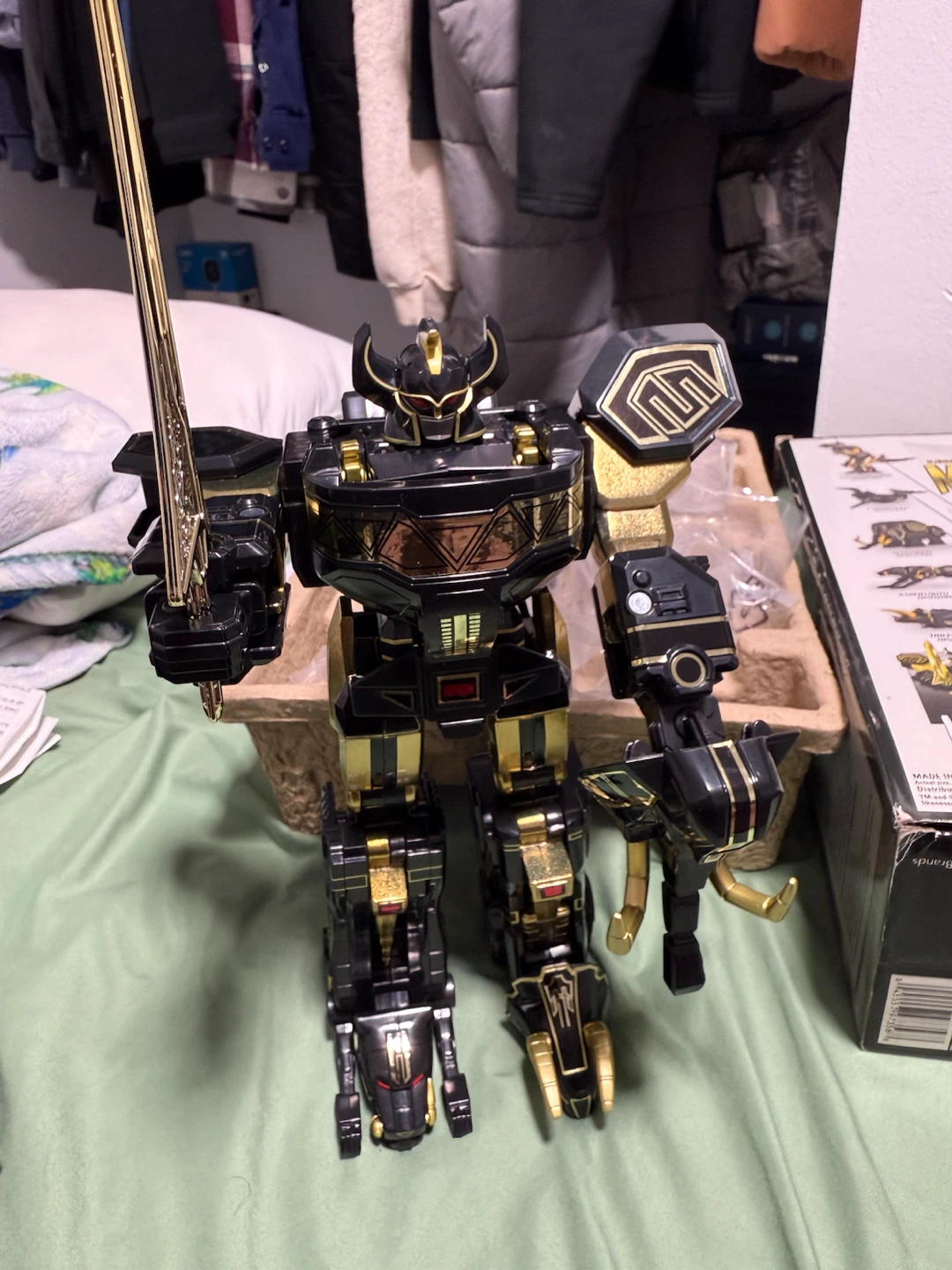 Mighty Morphin Power Rangers  Megazord Limited Black Edition