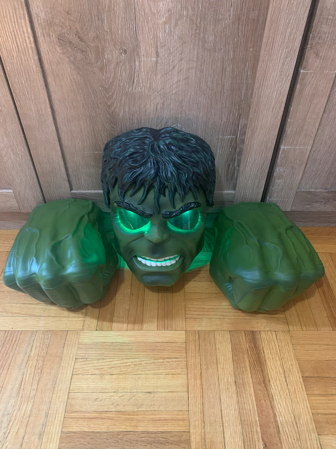 The Incredible Hulk Mask and Fists Set - photo 2