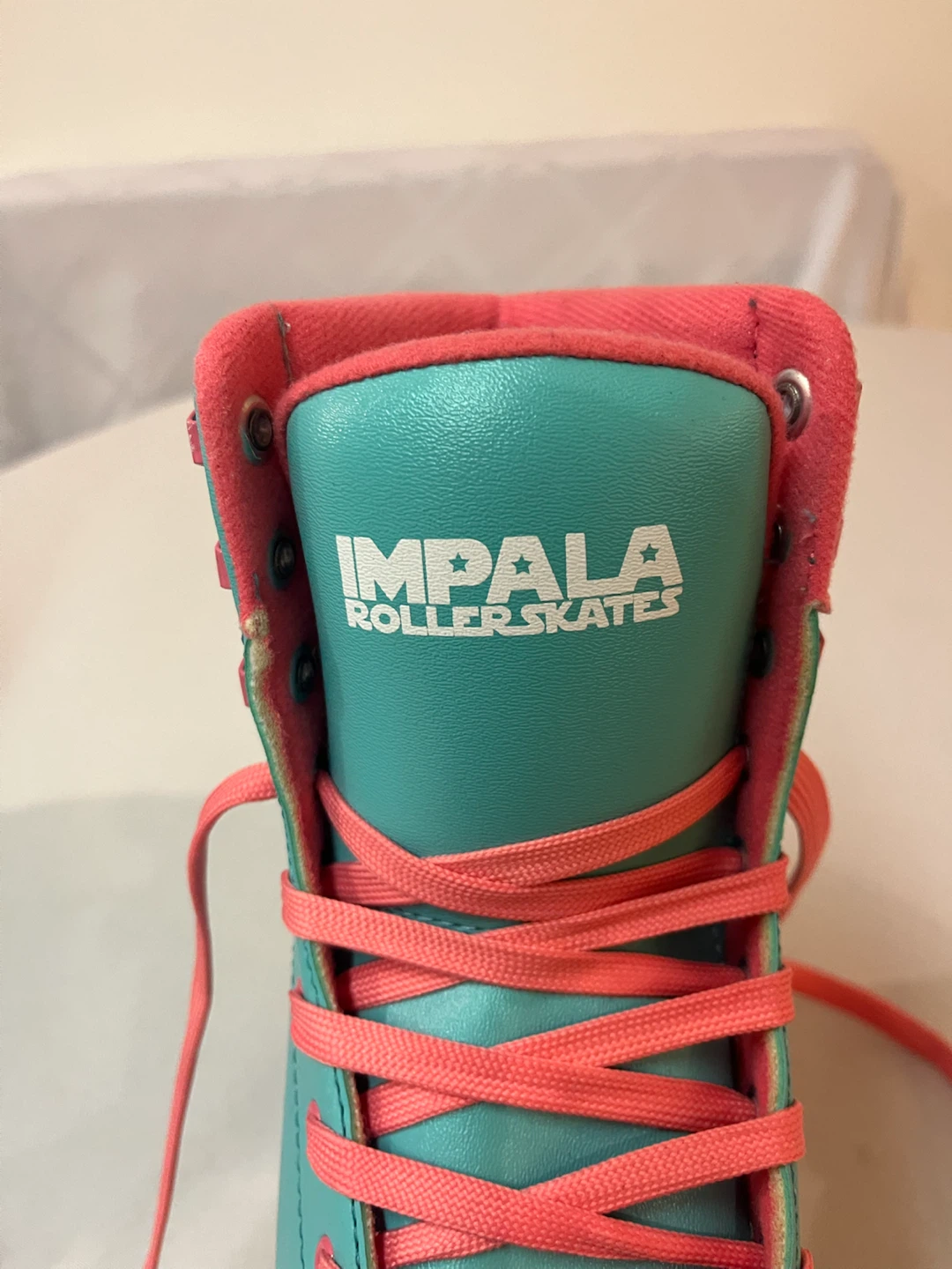 6 - Impala Ladies or Teens Roller Skates / like new - photo 4