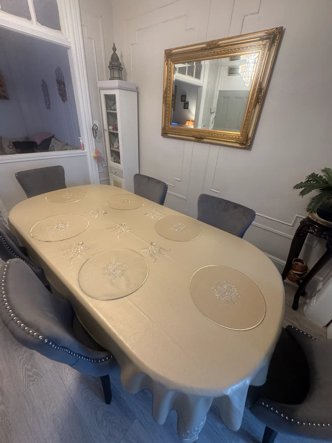 Oval Dining Table with Leaf Extension - photo 3