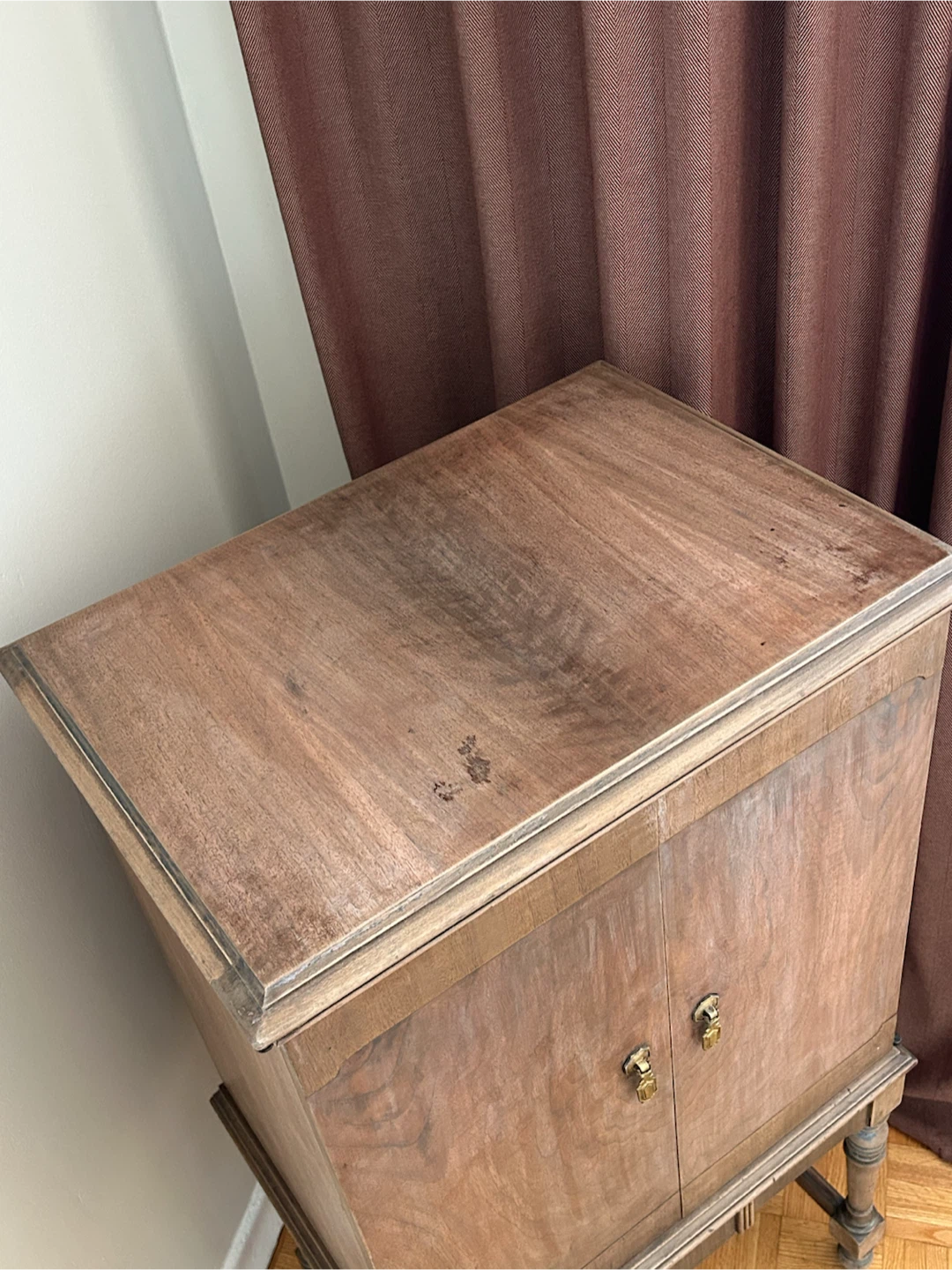 Vintage Wooden Cabinet with Floral Interior - photo 2