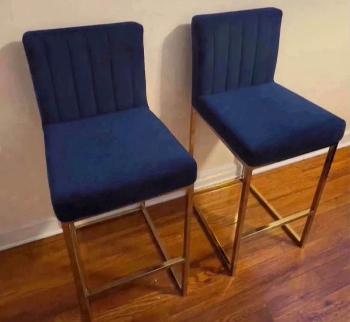 Bar Stools (Set of 2) $100 - photo 3