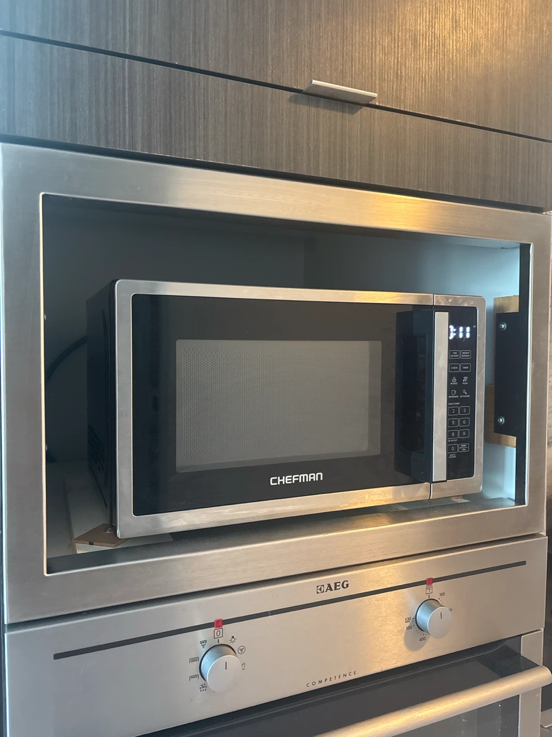 Chefman Microwave Oven
