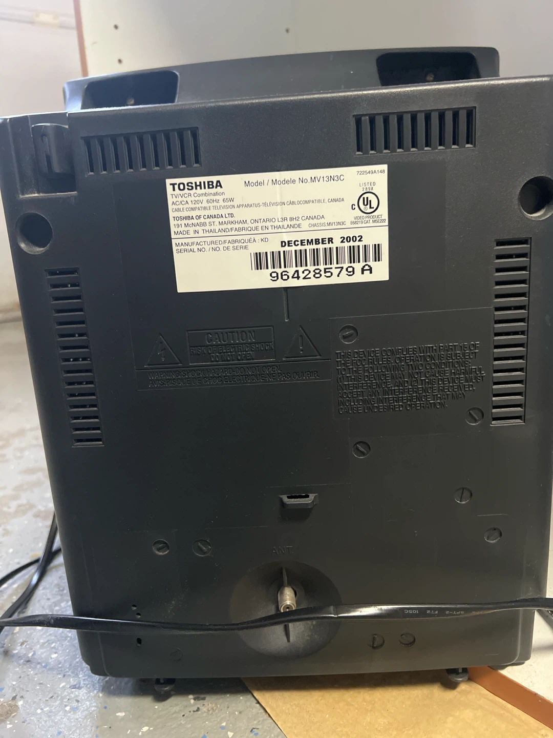 Toshiba TV/VCR Combination MV13N3C - photo 2