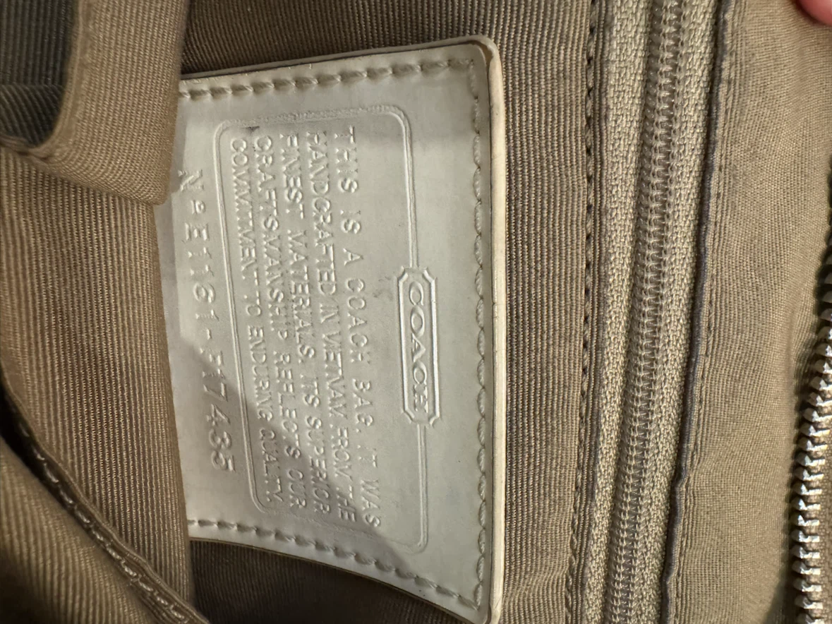 Coach Signature Canvas Shoulder Bag - photo 5