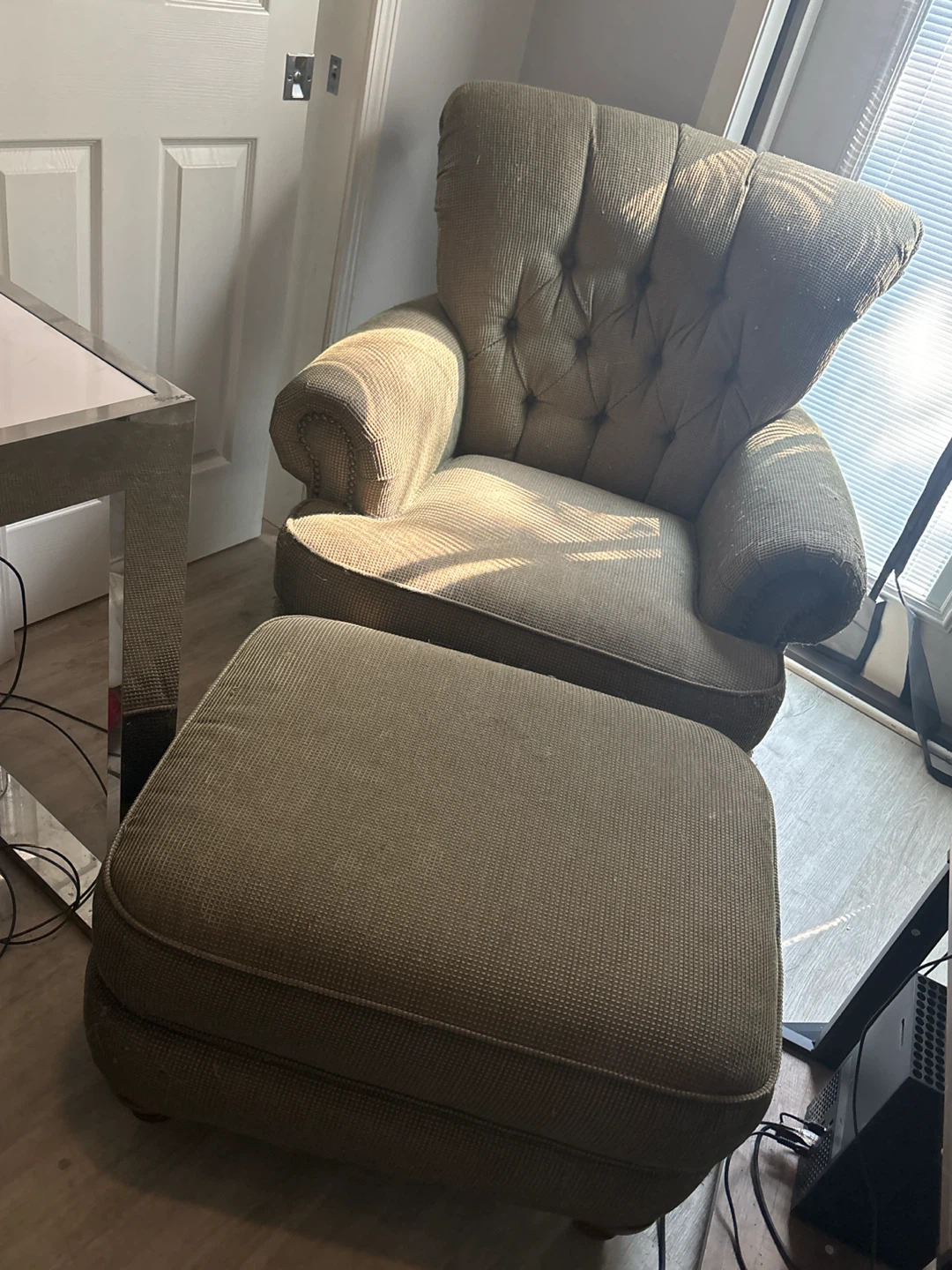 Green Flexsteel chair with ottoman