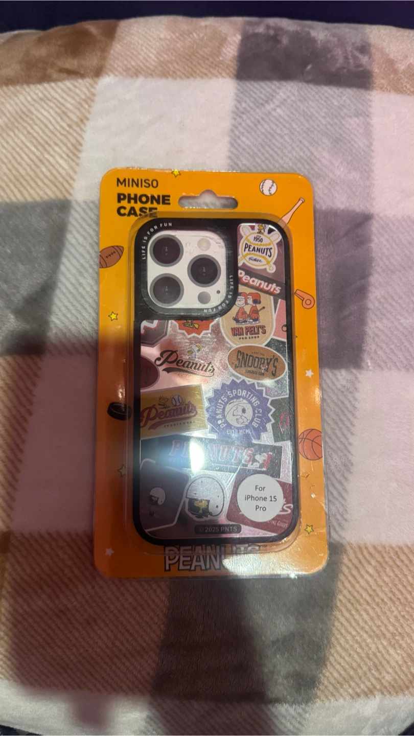 MINISO Snoopy iPhone 15 Pro Phone Case - photo 2