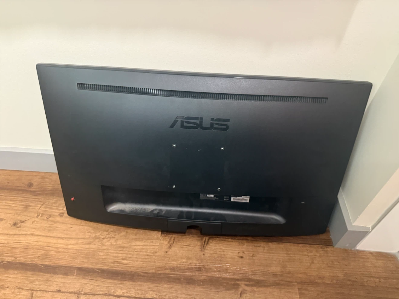 ASUS VP28U 28-inch LCD Monitor - photo 2