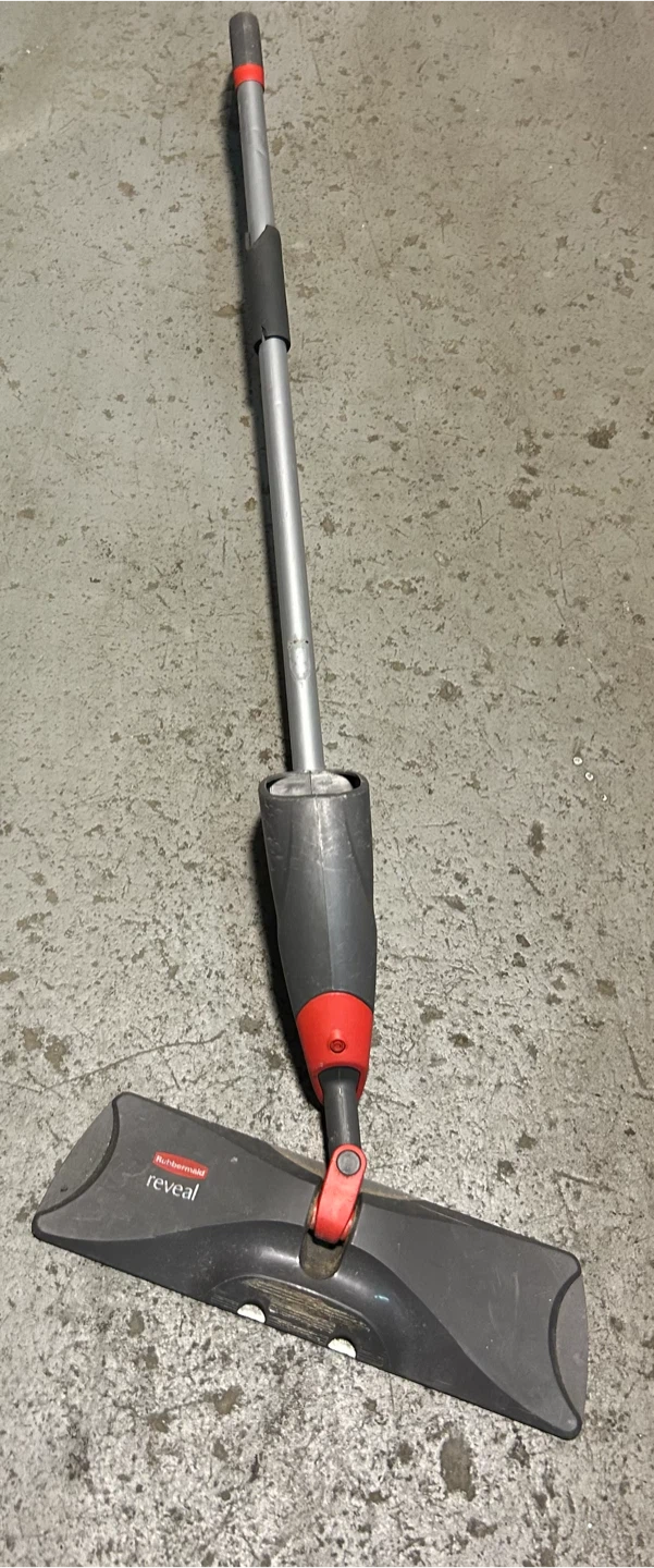 Rubbermaid Reveal Spray Mop