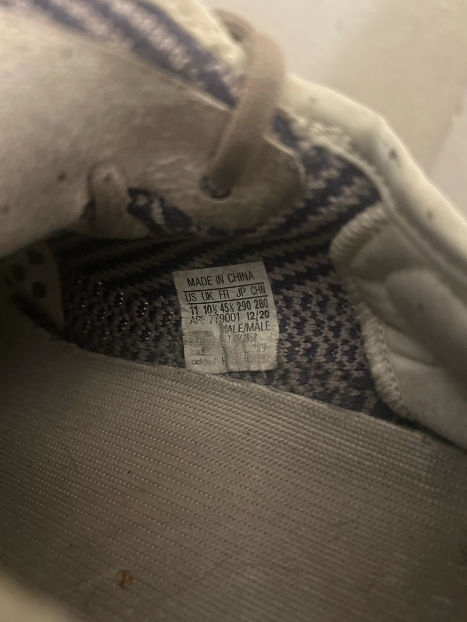 Adidas Yeezy Boost 350 V2 Shoes Size 11 - photo 2