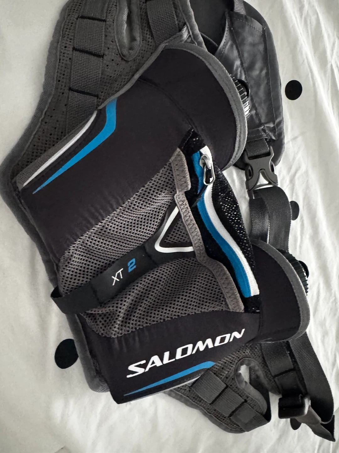 New Salomon XT 2 Hydration Vest with Bottles without tag