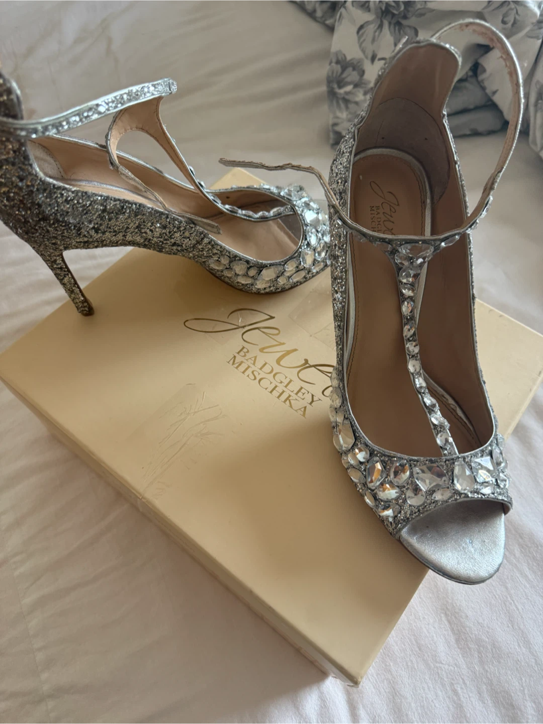 Badgley Mischka Silver Glitter Heels Size 9.5
