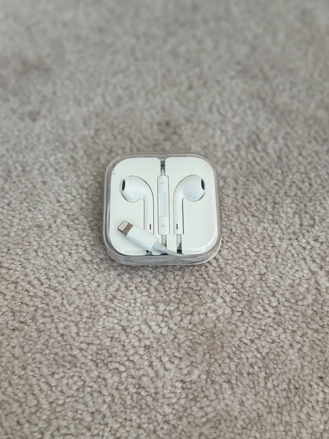 Apple EarPods with Lightning Connector