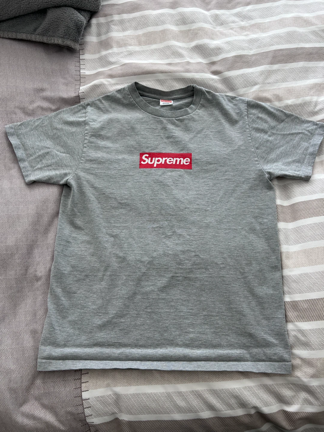 Supreme shirt size S