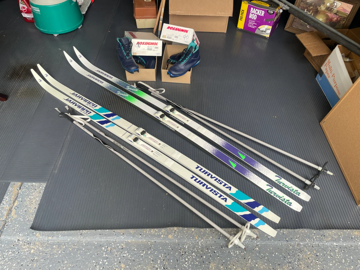 Jarvinen Turvistan Cross Country Skis with Rossignol Boots