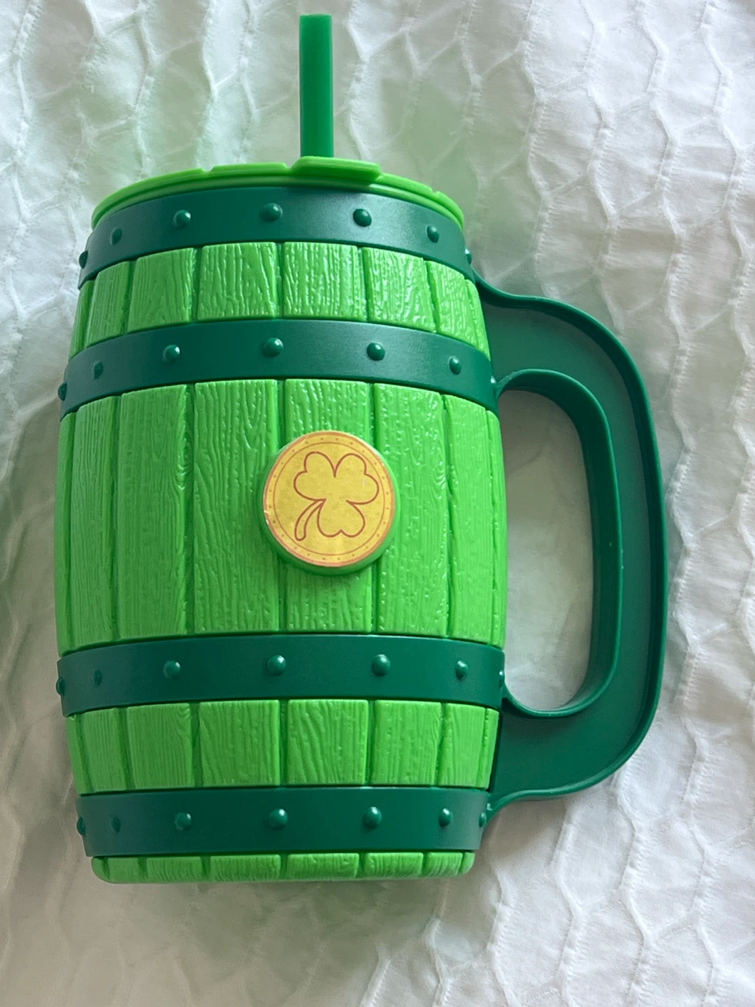 Green Barrel Mug with Straw and Shamrock