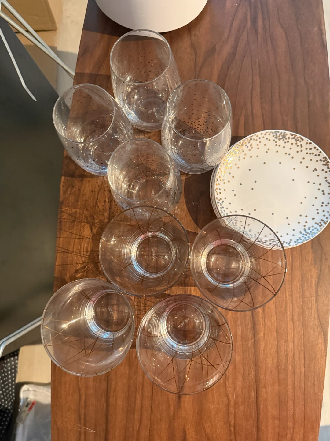 Mikasa Lustre Glasses and Wine Glasses with matching plates - photo 2