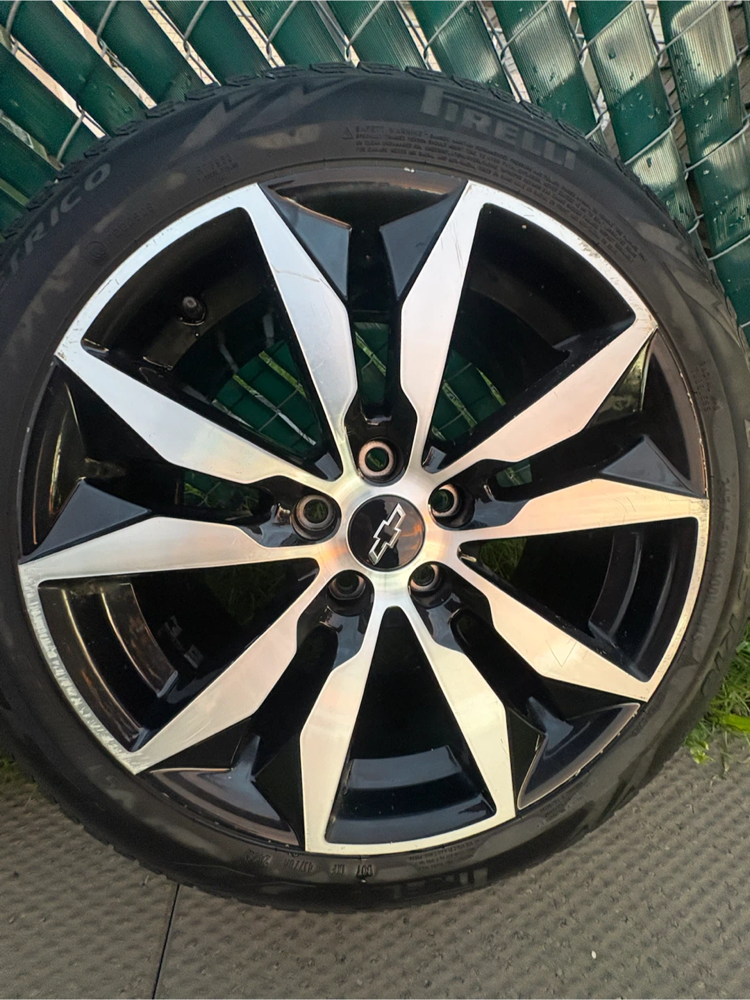 OEM Chevrolet 18” Wheels & Pirelli Ice Zero Winter  – Set of 3 - photo 4