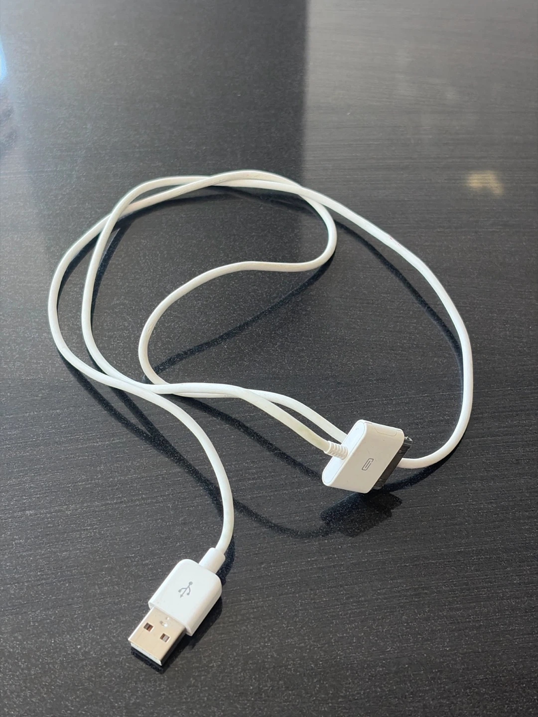 White USB to 30-pin Charging Cable