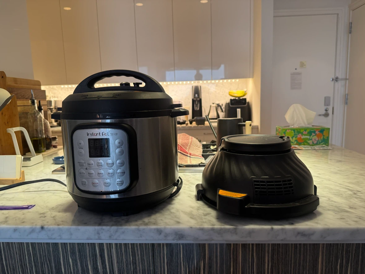 instant pot with air fryer lid - photo 2