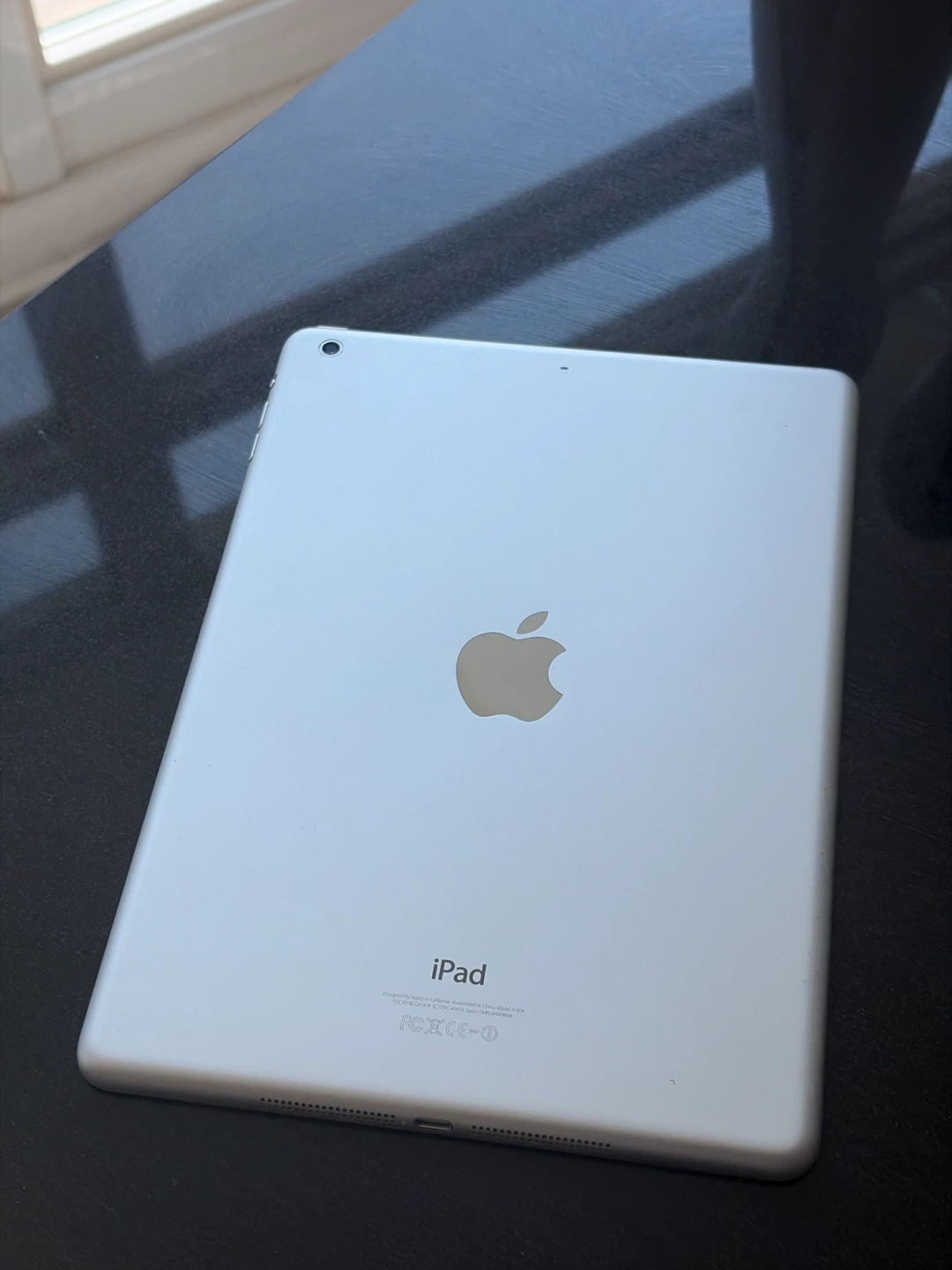 Apple iPad - photo 2