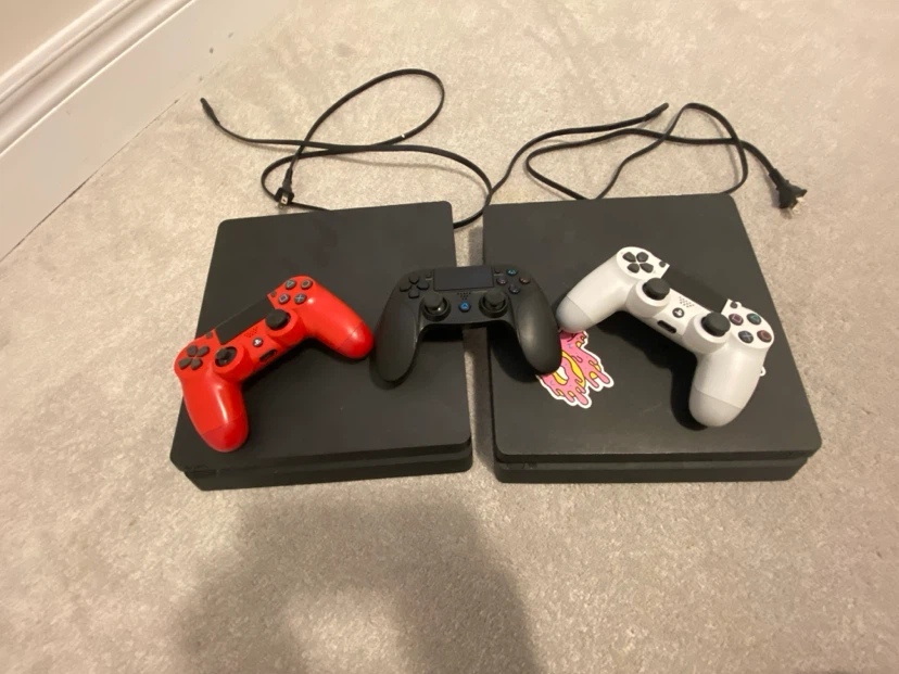 2 PS4 slims plus controllers